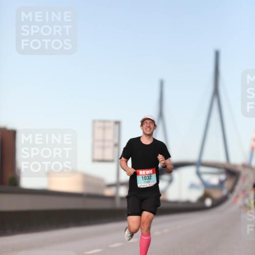 03.10.2024 - Köhlbrandbrückenlauf Fuchs,  Jonas http://msf.ph/oto/7199324 03.10.2024 09:38:20 Position 3 1032 meine-sportfotos.de