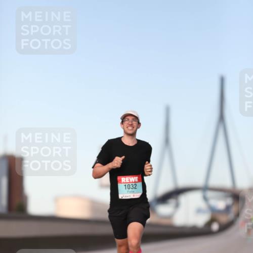 03.10.2024 - Köhlbrandbrückenlauf Fuchs,  Jonas http://msf.ph/oto/7199349 03.10.2024 09:38:21 Position 3 1032 meine-sportfotos.de