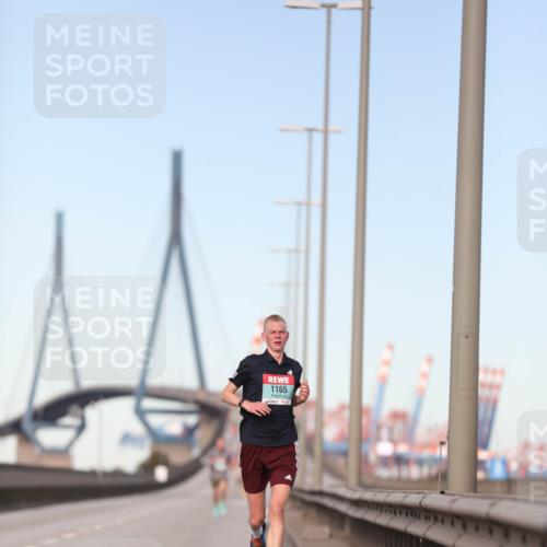 03.10.2024 - Köhlbrandbrückenlauf Fuchs,  Jonas http://msf.ph/oto/7199458 03.10.2024 09:38:30 Position 3 1165 meine-sportfotos.de