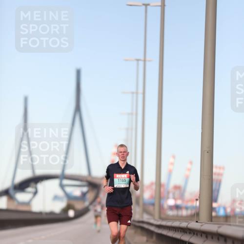 03.10.2024 - Köhlbrandbrückenlauf Fuchs,  Jonas http://msf.ph/oto/7199488 03.10.2024 09:38:31 Position 3 1165 meine-sportfotos.de