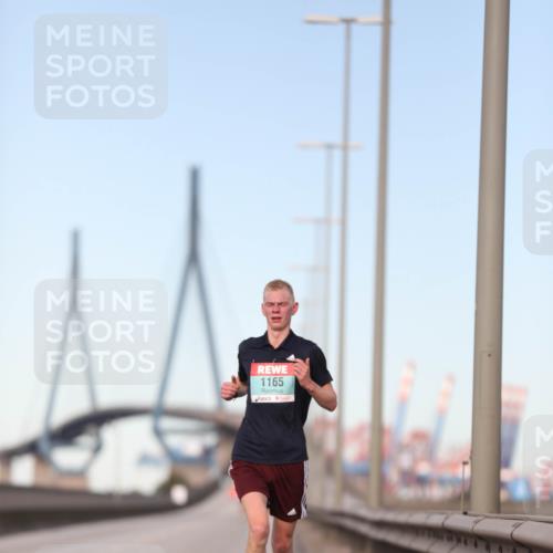 03.10.2024 - Köhlbrandbrückenlauf Fuchs,  Jonas http://msf.ph/oto/7199529 03.10.2024 09:38:32 Position 3 1165 meine-sportfotos.de