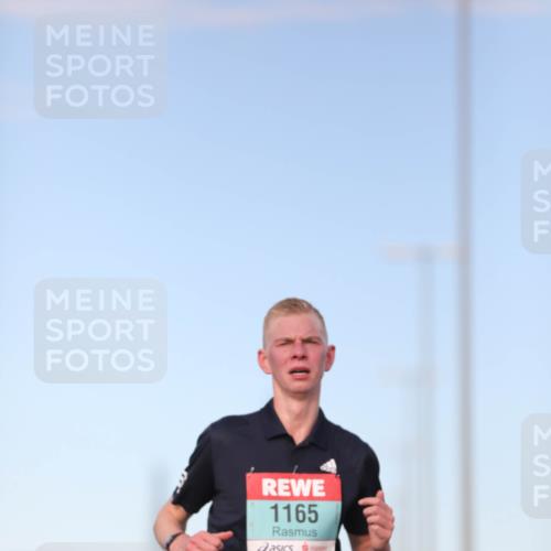 03.10.2024 - Köhlbrandbrückenlauf Fuchs,  Jonas http://msf.ph/oto/7199644 03.10.2024 09:38:35 Position 3 1165 meine-sportfotos.de