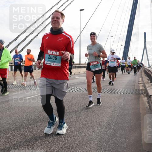 03.10.2024 - Köhlbrandbrückenlauf Matties Gatica Varas http://msf.ph/oto/7199656 03.10.2024 09:29:37 Position 2 2636, 2006, 2294, 3253 meine-sportfotos.de