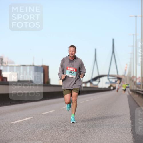 03.10.2024 - Köhlbrandbrückenlauf Fuchs,  Jonas http://msf.ph/oto/7199800 03.10.2024 09:38:50 Position 3 1313 meine-sportfotos.de