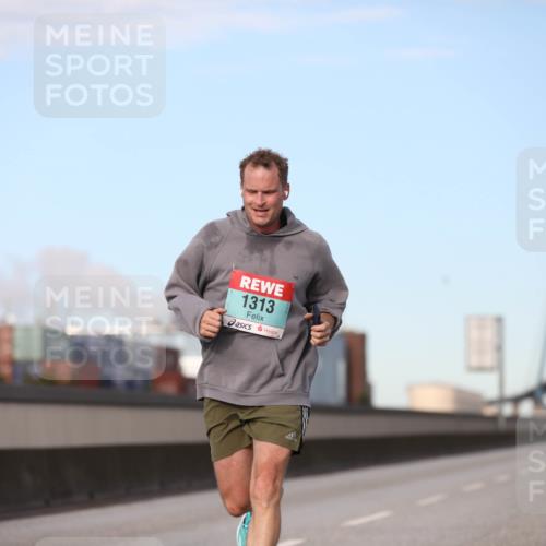 03.10.2024 - Köhlbrandbrückenlauf Fuchs,  Jonas http://msf.ph/oto/7199903 03.10.2024 09:38:52 Position 3 1313 meine-sportfotos.de