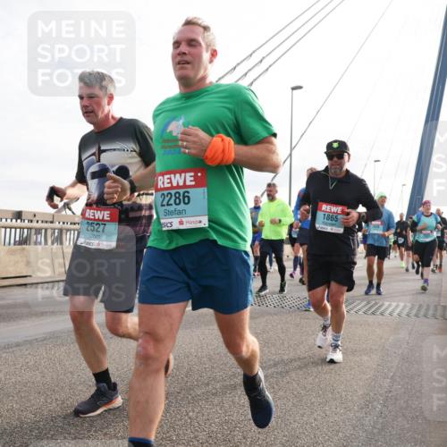 03.10.2024 - Köhlbrandbrückenlauf Matties Gatica Varas http://msf.ph/oto/7200175 03.10.2024 09:29:49 Position 2 2024, 2527, 2286, 1865 meine-sportfotos.de