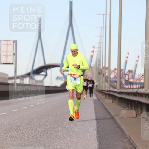 03.10.2024 - Köhlbrandbrückenlauf Fuchs,  Jonas http://msf.ph/oto/7200360 03.10.2024 09:39:14 Position 3 1051 meine-sportfotos.de