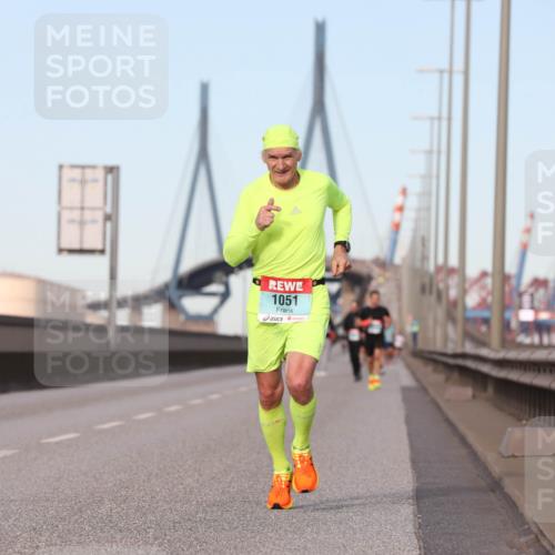 03.10.2024 - Köhlbrandbrückenlauf Fuchs,  Jonas http://msf.ph/oto/7200403 03.10.2024 09:39:15 Position 3 1051 meine-sportfotos.de