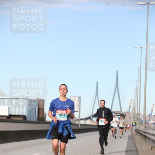 03.10.2024 - Köhlbrandbrückenlauf Fuchs,  Jonas http://msf.ph/oto/7200863 03.10.2024 09:39:40 Position 3 1064, 1030 meine-sportfotos.de