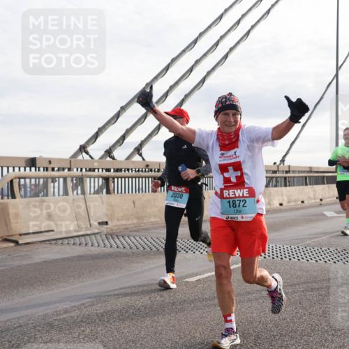 03.10.2024 - Köhlbrandbrückenlauf Matties Gatica Varas http://msf.ph/oto/7200877 03.10.2024 09:30:13 Position 2 2030, 2, 1872, 2132 meine-sportfotos.de