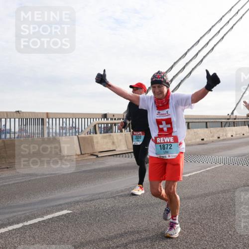 03.10.2024 - Köhlbrandbrückenlauf Matties Gatica Varas http://msf.ph/oto/7200882 03.10.2024 09:30:13 Position 2 2132, 2030, 1872 meine-sportfotos.de