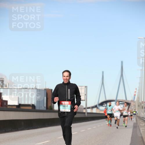 03.10.2024 - Köhlbrandbrückenlauf Fuchs,  Jonas http://msf.ph/oto/7200897 03.10.2024 09:39:42 Position 3 1030 meine-sportfotos.de