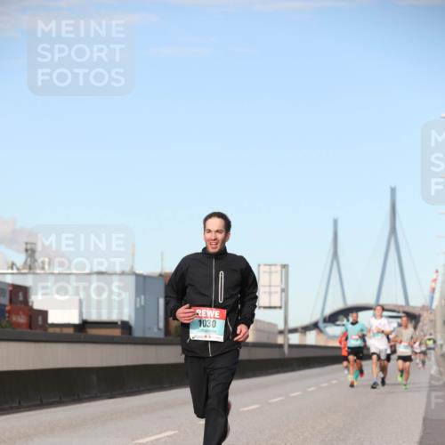 03.10.2024 - Köhlbrandbrückenlauf Fuchs,  Jonas http://msf.ph/oto/7200919 03.10.2024 09:39:42 Position 3 1030 meine-sportfotos.de