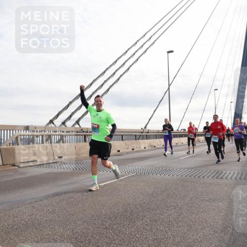 03.10.2024 - Köhlbrandbrückenlauf Matties Gatica Varas http://msf.ph/oto/7200939 03.10.2024 09:30:15 Position 2  meine-sportfotos.de