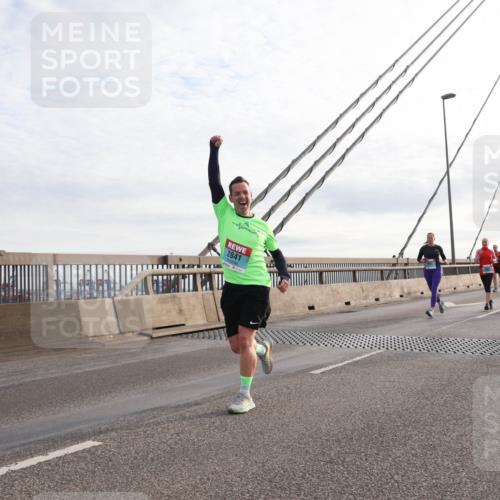 03.10.2024 - Köhlbrandbrückenlauf Matties Gatica Varas http://msf.ph/oto/7200949 03.10.2024 09:30:15 Position 2 2841, 2747, 2318 meine-sportfotos.de