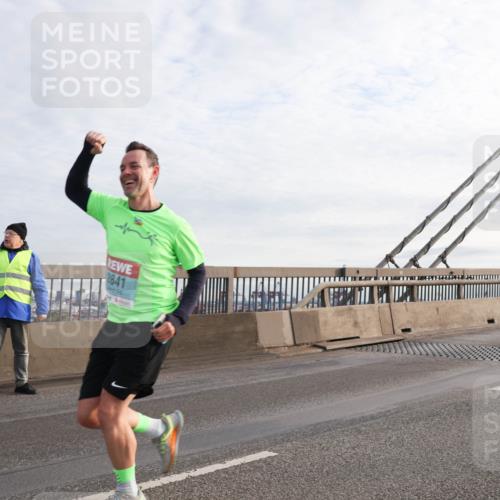 03.10.2024 - Köhlbrandbrückenlauf Matties Gatica Varas http://msf.ph/oto/7200975 03.10.2024 09:30:16 Position 2 2841 meine-sportfotos.de