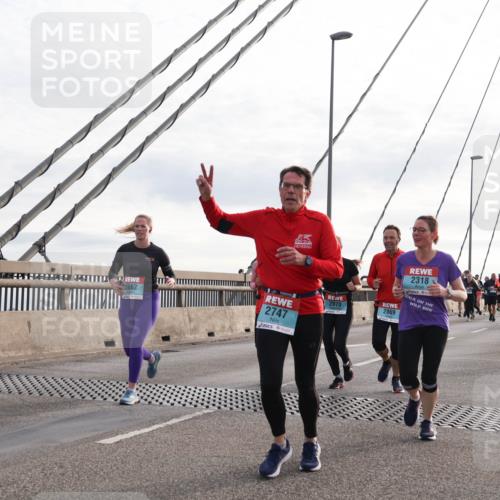 03.10.2024 - Köhlbrandbrückenlauf Matties Gatica Varas http://msf.ph/oto/7200993 03.10.2024 09:30:17 Position 2 1662, 2747, 2870, 2869, 2318, 2630 meine-sportfotos.de