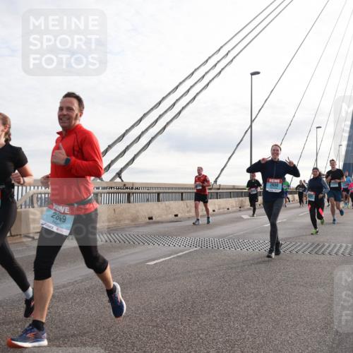 03.10.2024 - Köhlbrandbrückenlauf Matties Gatica Varas http://msf.ph/oto/7201066 03.10.2024 09:30:19 Position 2 2868, 2870, 2869, 2630 meine-sportfotos.de