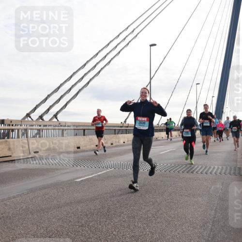 03.10.2024 - Köhlbrandbrückenlauf Matties Gatica Varas http://msf.ph/oto/7201081 03.10.2024 09:30:19 Position 2 2630, 2715 meine-sportfotos.de