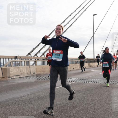 03.10.2024 - Köhlbrandbrückenlauf Matties Gatica Varas http://msf.ph/oto/7201099 03.10.2024 09:30:20 Position 2 2630, 1648 meine-sportfotos.de