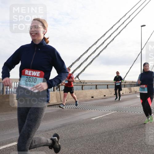 03.10.2024 - Köhlbrandbrückenlauf Matties Gatica Varas http://msf.ph/oto/7201108 03.10.2024 09:30:20 Position 2 2630, 1648, 2715 meine-sportfotos.de