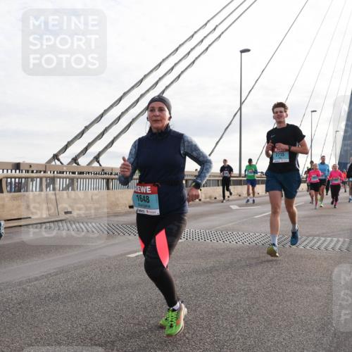 03.10.2024 - Köhlbrandbrückenlauf Matties Gatica Varas http://msf.ph/oto/7201133 03.10.2024 09:30:21 Position 2 1648, 2715 meine-sportfotos.de