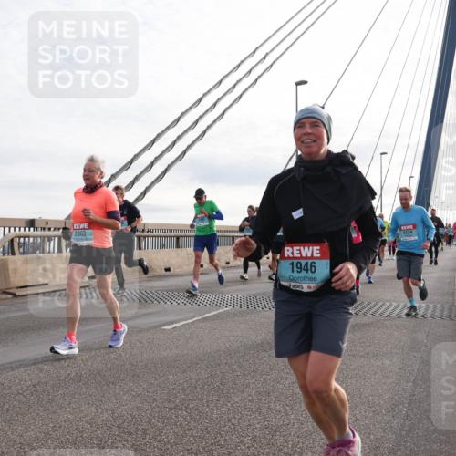 03.10.2024 - Köhlbrandbrückenlauf Matties Gatica Varas http://msf.ph/oto/7201176 03.10.2024 09:30:24 Position 2 2063, 1946, 1134 meine-sportfotos.de