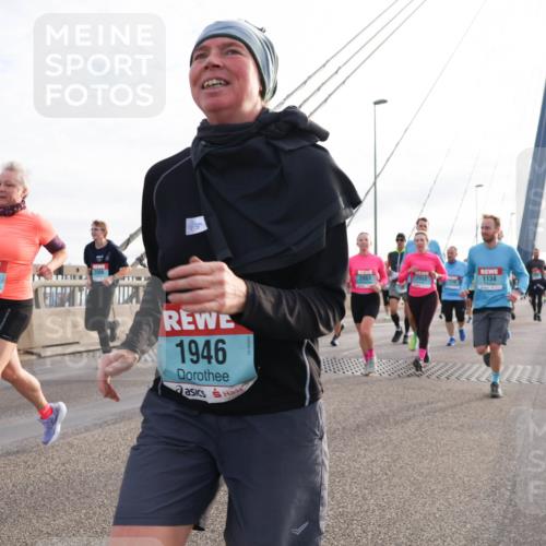 03.10.2024 - Köhlbrandbrückenlauf Matties Gatica Varas http://msf.ph/oto/7201187 03.10.2024 09:30:24 Position 2 2063, 1946, 2051, 2053, 1134 meine-sportfotos.de