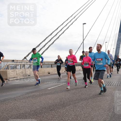03.10.2024 - Köhlbrandbrückenlauf Matties Gatica Varas http://msf.ph/oto/7201201 03.10.2024 09:30:25 Position 2 2309, 2493, 1134 meine-sportfotos.de