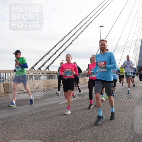 03.10.2024 - Köhlbrandbrückenlauf Matties Gatica Varas http://msf.ph/oto/7201210 03.10.2024 09:30:25 Position 2 2493, 2051, 1729 meine-sportfotos.de
