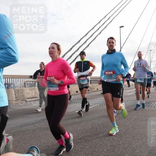 03.10.2024 - Köhlbrandbrückenlauf Matties Gatica Varas http://msf.ph/oto/7201223 03.10.2024 09:30:26 Position 2 2050, 2667, 1133, 2040 meine-sportfotos.de