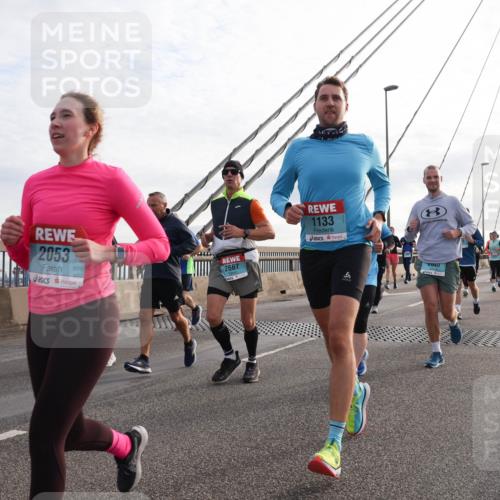 03.10.2024 - Köhlbrandbrückenlauf Matties Gatica Varas http://msf.ph/oto/7201227 03.10.2024 09:30:27 Position 2 2053, 2667, 1133, 9, 040, 1146 meine-sportfotos.de