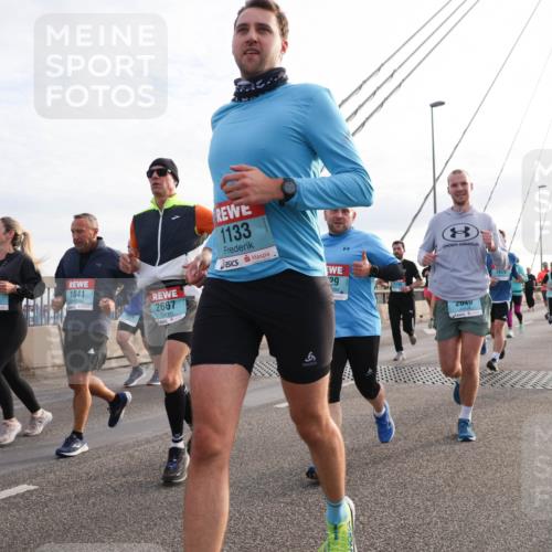 03.10.2024 - Köhlbrandbrückenlauf Matties Gatica Varas http://msf.ph/oto/7201229 03.10.2024 09:30:27 Position 2 1933, 1133, 29, 1841, 2667, 2040, 1146 meine-sportfotos.de