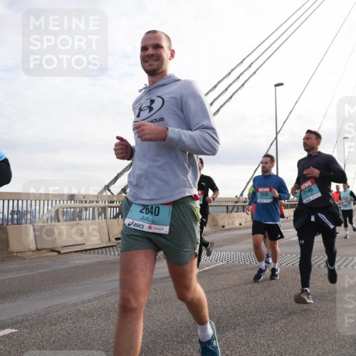 03.10.2024 - Köhlbrandbrückenlauf Matties Gatica Varas http://msf.ph/oto/7201253 03.10.2024 09:30:28 Position 2 2640, 2620, 1146 meine-sportfotos.de