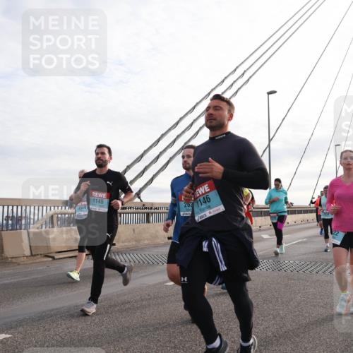 03.10.2024 - Köhlbrandbrückenlauf Matties Gatica Varas http://msf.ph/oto/7201267 03.10.2024 09:30:29 Position 2 2360, 1145, 262, 1146 meine-sportfotos.de
