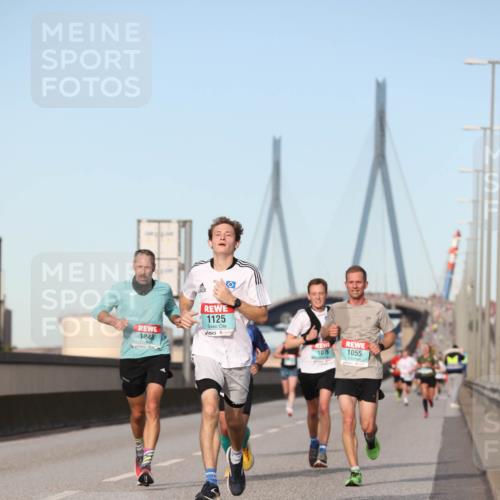 03.10.2024 - Köhlbrandbrückenlauf Fuchs,  Jonas http://msf.ph/oto/7201308 03.10.2024 09:39:48 Position 3 1125, 1248, 1076, 1055 meine-sportfotos.de