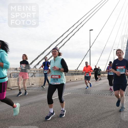 03.10.2024 - Köhlbrandbrückenlauf Matties Gatica Varas http://msf.ph/oto/7201322 03.10.2024 09:30:31 Position 2 21, 55, 766, 2878, 2270, 1558 meine-sportfotos.de