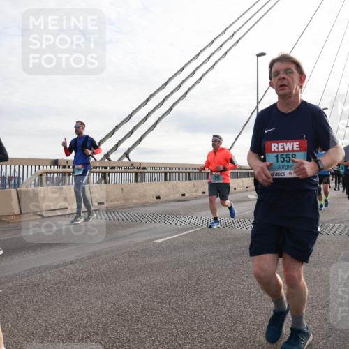 03.10.2024 - Köhlbrandbrückenlauf Matties Gatica Varas http://msf.ph/oto/7201335 03.10.2024 09:30:32 Position 2 1559, 2190 meine-sportfotos.de