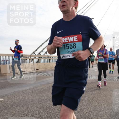 03.10.2024 - Köhlbrandbrückenlauf Matties Gatica Varas http://msf.ph/oto/7201342 03.10.2024 09:30:32 Position 2 1558, 2270 meine-sportfotos.de