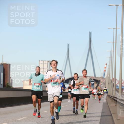 03.10.2024 - Köhlbrandbrückenlauf Fuchs,  Jonas http://msf.ph/oto/7201347 03.10.2024 09:39:48 Position 3 1125, 1248, 1055, 1076 meine-sportfotos.de