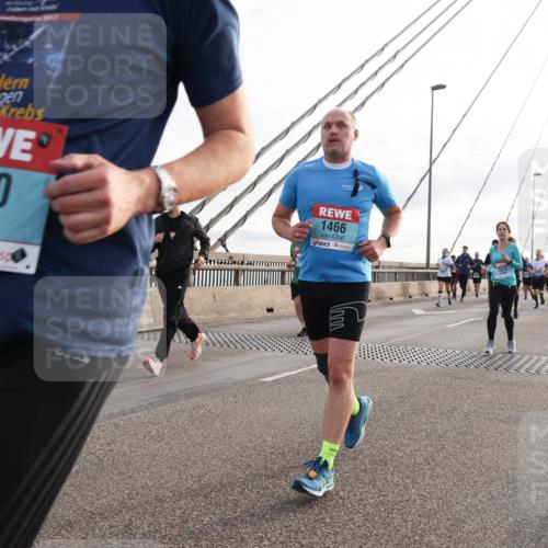 03.10.2024 - Köhlbrandbrückenlauf Matties Gatica Varas http://msf.ph/oto/7201395 03.10.2024 09:30:35 Position 2 2190, 1466 meine-sportfotos.de