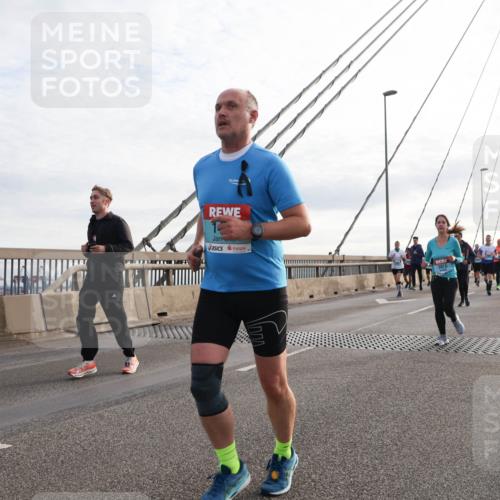 03.10.2024 - Köhlbrandbrückenlauf Matties Gatica Varas http://msf.ph/oto/7201399 03.10.2024 09:30:35 Position 2 3015 meine-sportfotos.de