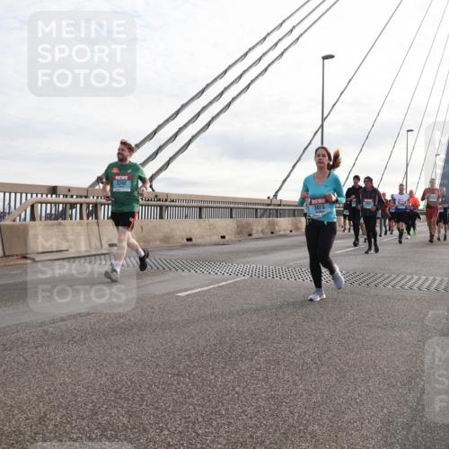 03.10.2024 - Köhlbrandbrückenlauf Matties Gatica Varas http://msf.ph/oto/7201410 03.10.2024 09:30:36 Position 2 2242, 3015 meine-sportfotos.de