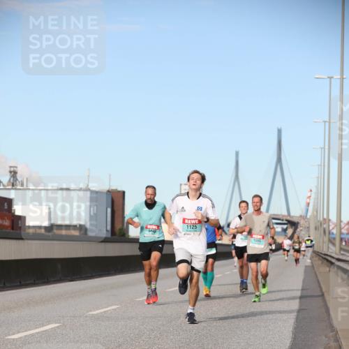 03.10.2024 - Köhlbrandbrückenlauf Fuchs,  Jonas http://msf.ph/oto/7201447 03.10.2024 09:39:49 Position 3 1248, 1125, 1055 meine-sportfotos.de