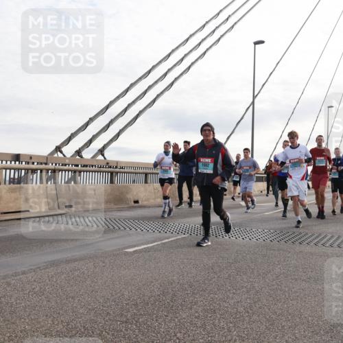 03.10.2024 - Köhlbrandbrückenlauf Matties Gatica Varas http://msf.ph/oto/7201458 03.10.2024 09:30:38 Position 2 1682, 1673, 3327, 2067 meine-sportfotos.de