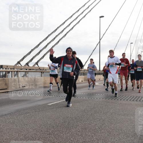 03.10.2024 - Köhlbrandbrückenlauf Matties Gatica Varas http://msf.ph/oto/7201474 03.10.2024 09:30:38 Position 2 167, 3327, 2983, 1682, 2067, 2494 meine-sportfotos.de
