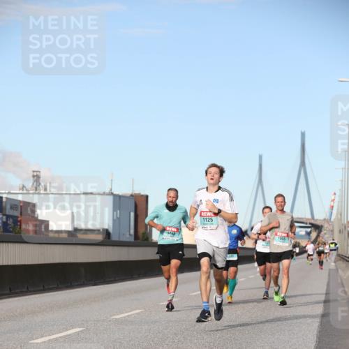 03.10.2024 - Köhlbrandbrückenlauf Fuchs,  Jonas http://msf.ph/oto/7201478 03.10.2024 09:39:49 Position 3 1010, 1248, 1125, 1335, 107, 1055 meine-sportfotos.de