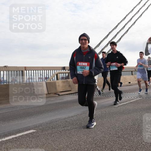 03.10.2024 - Köhlbrandbrückenlauf Matties Gatica Varas http://msf.ph/oto/7201489 03.10.2024 09:30:39 Position 2 3731, 1682, 332, 10 meine-sportfotos.de