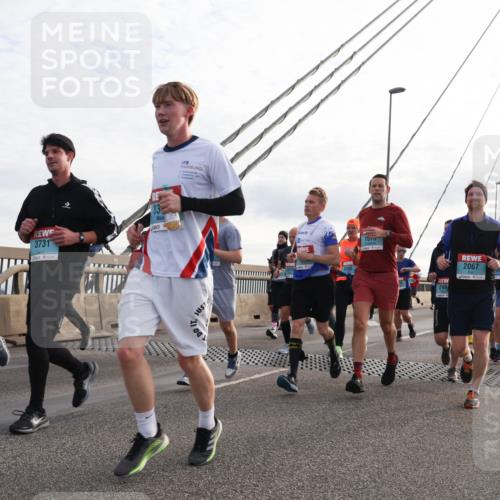 03.10.2024 - Köhlbrandbrückenlauf Matties Gatica Varas http://msf.ph/oto/7201507 03.10.2024 09:30:40 Position 2 3731, 3598, 249, 2067, 963, 217 meine-sportfotos.de