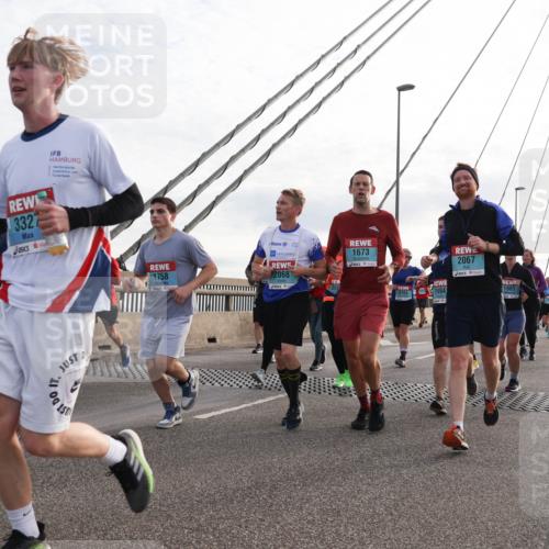 03.10.2024 - Köhlbrandbrückenlauf Matties Gatica Varas http://msf.ph/oto/7201517 03.10.2024 09:30:40 Position 2 3327, 1758, 2068, 1673, 2067, 3154, 2494, 1963, 2174 meine-sportfotos.de